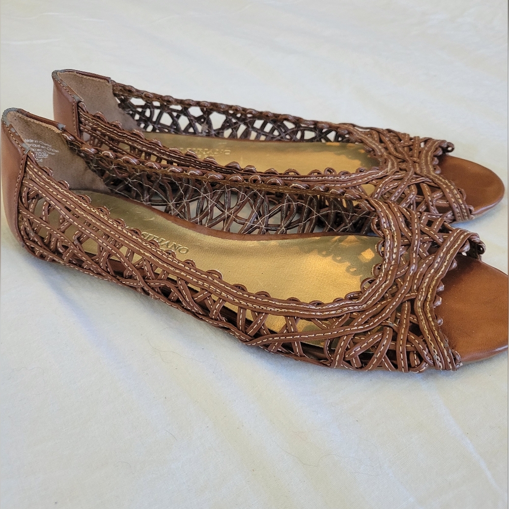 CHRISTIAN SIRIANO Woven Peep Toe Flat Cognac  Color Size 7